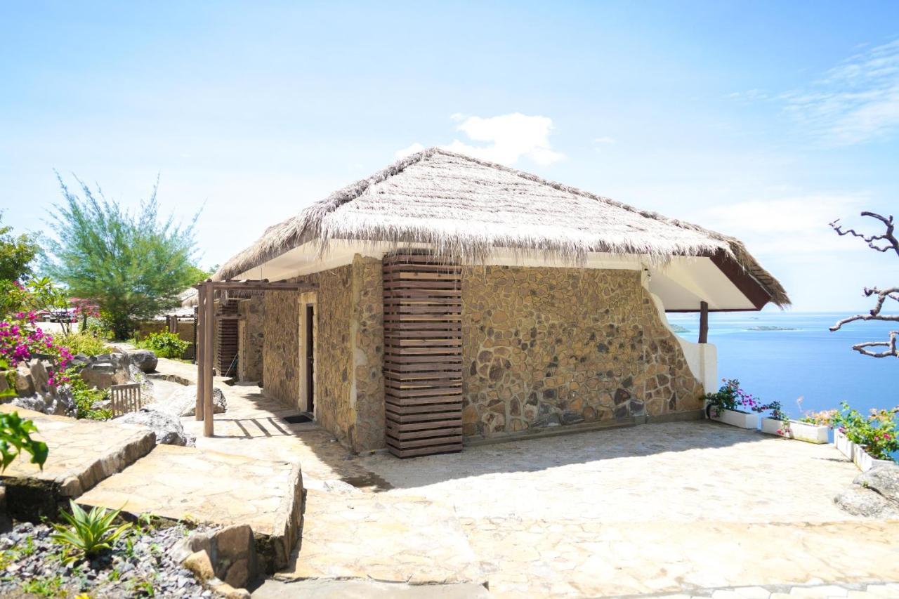 Theodor Hotel Labuan Bajo Bagian luar foto