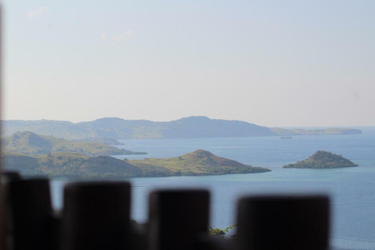 Theodor Hotel Labuan Bajo Bagian luar foto